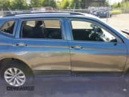 ✅ 2020 Volkswagen Tiguan S • VIN: 3VV1B7AX2LM152478 • Lot: 43059096. Wystawiony na IAAI z przebiegiem 78 481 mil. Bezpłatny archiwum sprzedaży aukcyjnych z USA i szczegółowy raport historii pojazdu na DreamBid. Zdjęcie 19.