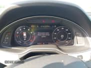 ✅ 2018 Audi Q7 • VIN: WA1LHBF71JD028058 • Lot: 42220729. Wystawiony na IAAI z przebiegiem 85 951 mil. Bezpłatny archiwum sprzedaży aukcyjnych z USA i szczegółowy raport historii pojazdu na DreamBid. Zdjęcie 7.