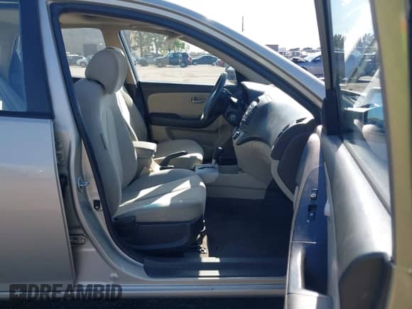 2008 Hyundai Elantra GLS z VIN KMHDU46D98U414370, wystawiony jako IAAI lot #43529704 z przebiegiem 153 821 mil mil oraz . Historia ofert i sprzedaży dostępna na DreamBid. Obrazek 5.