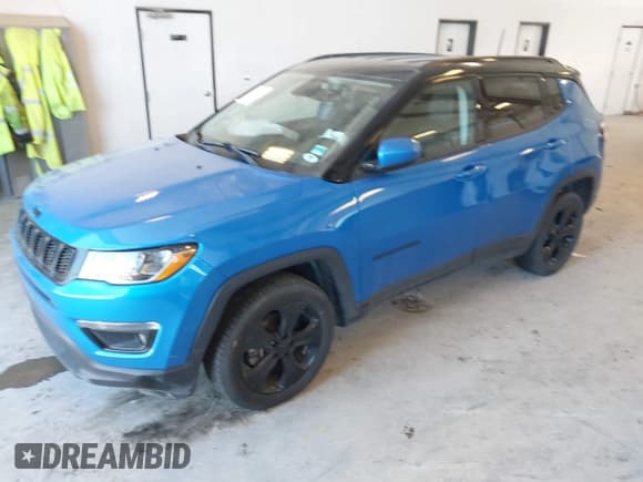 ✅ 2018 Jeep Compass Latitude • VIN: 3C4NJDBB1JT313426 • Lot: 42766345. Listed on IAAI with 74,689 mi. Free auction sales archive from the USA and detailed vehicle history report at DreamBid. Image 2.
