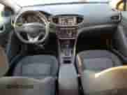 2017 Hyundai Ioniq Blue z VIN KMHC65LC2HU024928, wystawiony jako Copart lot #79248054 z przebiegiem 139 443 mil mil oraz Szkoda całkowita • Salvage title. Historia ofert i sprzedaży dostępna na DreamBid. Obrazek 8.