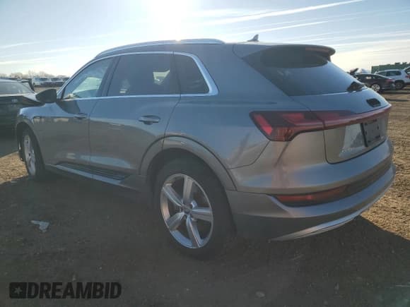 ✅ 2019 Audi e-tron Premium Plus • VIN: WA1LAAGE6KB005352 • Lot: 92469105. Listed on Copart with 52,728 mi. Free auction sales archive from the USA and detailed vehicle history report at DreamBid. Image 2.