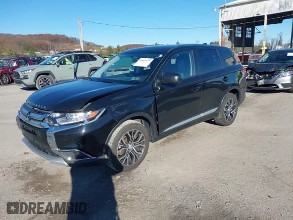 ✅ 2018 Mitsubishi Outlander ES • VIN: JA4AZ3A30JJ006276 • Lot: 43607679. Listed on IAAI with 117,392 mi. Free auction sales archive from the USA and detailed vehicle history report at DreamBid. Image 2.