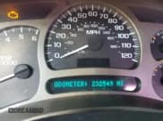 ✅ 2003 Chevrolet Silverado 2500HD LS • VIN: 1GCHC29U23E198146 • Лот: 73506314. Опубликован ранее на Copart с пробегом 232 549 миль. Бесплатный доступ к архиву аукционных продаж из США и подробный отчёт об истории автомобиля на DreamBid. Изображение 9.