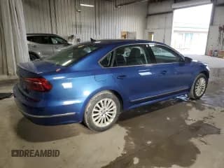 ✅ 2017 Volkswagen Passat SE • VIN: 1VWBT7A33HC079415 • Lot: 93400565. Wystawiony na Copart z przebiegiem 133 620 mil. Bezpłatny archiwum sprzedaży aukcyjnych z USA i szczegółowy raport historii pojazdu na DreamBid. Zdjęcie 3.