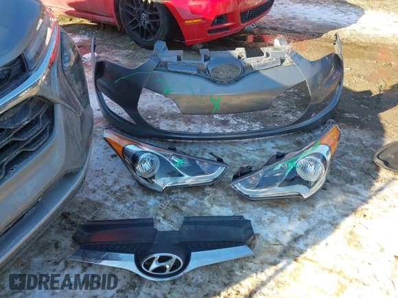 ✅ 2014 Hyundai Veloster • VIN: KMHTC6AD6EU204015 • Lot: 41318917. Wystawiony na IAAI z przebiegiem 77 355 mil. Bezpłatny archiwum sprzedaży aukcyjnych z USA i szczegółowy raport historii pojazdu na DreamBid. Zdjęcie 12.