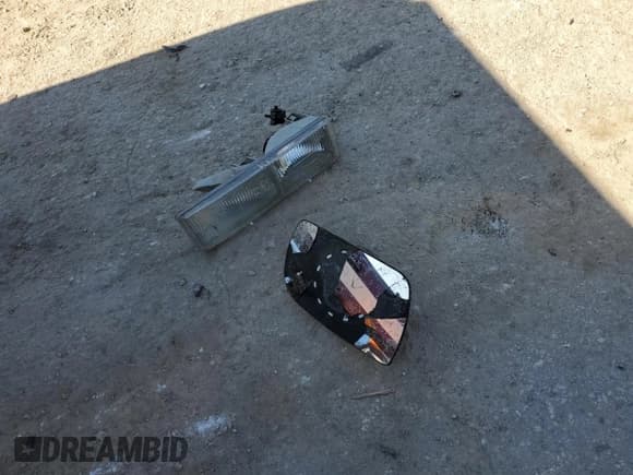 ✅ 1997 Chevrolet Silverado 1500 • VIN: 2GCEC19R8V1232118 • Лот: 86460805. Опубликован ранее на Copart с пробегом 82 209 миль. Бесплатный доступ к архиву аукционных продаж из США и подробный отчёт об истории автомобиля на DreamBid. Изображение 12.