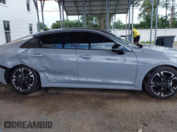 ✅ 2023 Kia K5 GT-Line • VIN: 5XXG64J27PG211919 • Lot: 42845438. Wystawiony na IAAI z przebiegiem 14 475 mil. Bezpłatny archiwum sprzedaży aukcyjnych z USA i szczegółowy raport historii pojazdu na DreamBid. Zdjęcie 13.