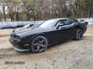 ✅ 2009 Dodge Challenger SE • VIN: 2B3LJ44V69H561501 • Lot: 83557974. Wystawiony na Copart z przebiegiem Nie podano. Bezpłatny archiwum sprzedaży aukcyjnych z USA i szczegółowy raport historii pojazdu na DreamBid. Zdjęcie 1.
