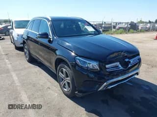 ✅ 2019 Mercedes-Benz GLC 300 • VIN: WDC0G4KB2KV184925 • Lot: 43002033. Wystawiony na IAAI z przebiegiem 56 641 mil. Bezpłatny archiwum sprzedaży aukcyjnych z USA i szczegółowy raport historii pojazdu na DreamBid. Zdjęcie 1.