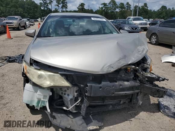 2014 Toyota Camry L z VIN 4T4BF1FK9ER378566, wystawiony jako Copart lot #65263795 z przebiegiem Nie podano mil oraz Szkoda całkowita • Salvage title. Historia ofert i sprzedaży dostępna na DreamBid. Obrazek 5.