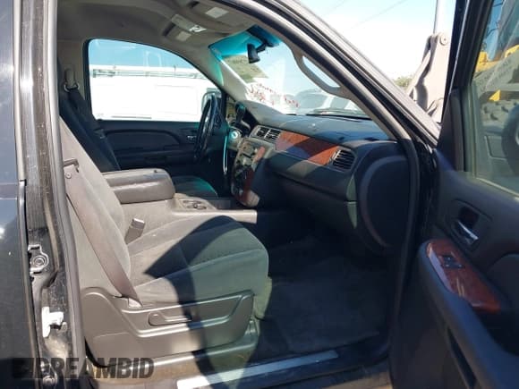 ✅ 2007 Chevrolet Suburban LT • VIN: 1GNFC16097J350432 • Lot: 42789067. Listed on IAAI with 316,142 mi. Free auction sales archive from the USA and detailed vehicle history report at DreamBid. Image 5.