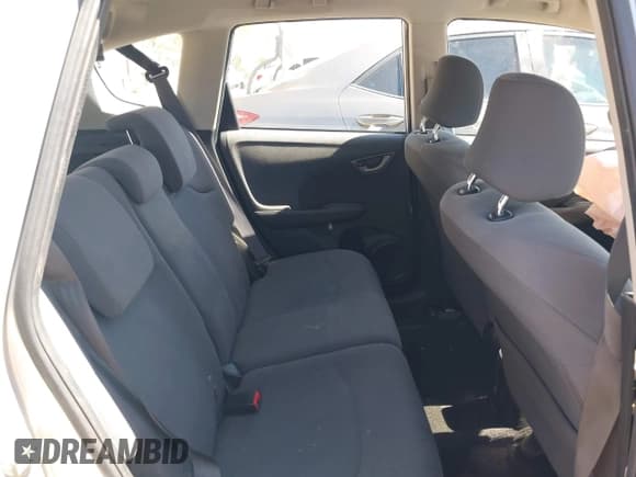 ✅ 2013 Honda Fit • VIN: JHMGE8G36DC030654 • Lot: 42454178. Wystawiony na IAAI z przebiegiem 150 026 mil. Bezpłatny archiwum sprzedaży aukcyjnych z USA i szczegółowy raport historii pojazdu na DreamBid. Zdjęcie 8.