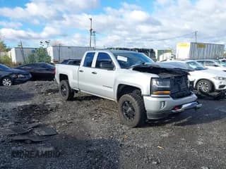 ✅ 2017 Chevrolet Silverado 1500 LT • VIN: 1GCVKREH3HZ375648 • Lot: 43584035. Wystawiony na IAAI z przebiegiem 68 146 mil. Bezpłatny archiwum sprzedaży aukcyjnych z USA i szczegółowy raport historii pojazdu na DreamBid. Zdjęcie 1.