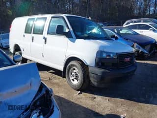 ✅ 2022 GMC Savana Cargo • VIN: 1GTW7AFP0N1269830 • Lot: 41683440. Wystawiony na IAAI z przebiegiem 71 928 mil. Bezpłatny archiwum sprzedaży aukcyjnych z USA i szczegółowy raport historii pojazdu na DreamBid. Zdjęcie 1.