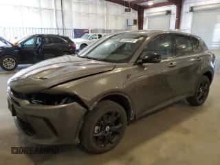 2023 Dodge Hornet GT z VIN ZACNDFAN9P3A01828, wystawiony jako Copart lot #63000825 z przebiegiem 22 796 mil mil oraz Szkoda całkowita • Salvage title. Historia ofert i sprzedaży dostępna na DreamBid. Obrazek 1.