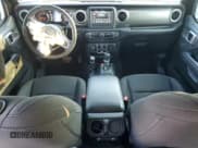 ✅ 2018 Jeep Wrangler Unlimited Sahara • VIN: 1C4HJXEG1JW260310 • Lot: 81113145. Wystawiony na Copart z przebiegiem 87 560 mil. Bezpłatny archiwum sprzedaży aukcyjnych z USA i szczegółowy raport historii pojazdu na DreamBid. Zdjęcie 8.