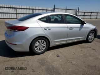 2018 Hyundai Elantra SE z VIN 5NPD74LF1JH311137, wystawiony jako Copart lot #70593505 z przebiegiem 173 235 mil mil oraz Czysty tytuł • Clean title. Historia ofert i sprzedaży dostępna na DreamBid. Obrazek 3.
