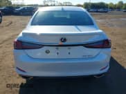 ✅ 2022 Lexus ES 350 • VIN: 58ADZ1B17NU126363 • Lot: 43459627. Listed on IAAI with 29,219 mi. Free auction sales archive from the USA and detailed vehicle history report at DreamBid. Image 16.