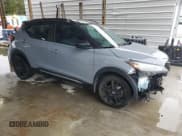 ✅ 2022 Nissan Kicks SR • VIN: 3N1CP5DV5NL503371 • Лот: 89640255. Опубликован ранее на Copart с пробегом 50 570 миль. Бесплатный доступ к архиву аукционных продаж из США и подробный отчёт об истории автомобиля на DreamBid. Изображение 4.
