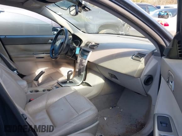 ✅ 2006 Volvo V50 • VIN: YV1MW682762190122 • Lot: 41281293. Listed on IAAI with 190,853 mi. Free auction sales archive from the USA and detailed vehicle history report at DreamBid. Image 5.