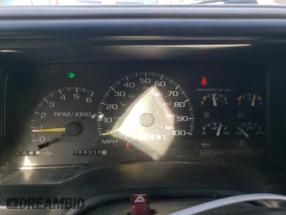✅ 1999 Chevrolet Silverado 1500 • VIN: 1GCEK19RXXR131661 • Лот: 68070704. Опубликован ранее на Copart с пробегом 188 338 миль. Бесплатный доступ к архиву аукционных продаж из США и подробный отчёт об истории автомобиля на DreamBid. Изображение 9.