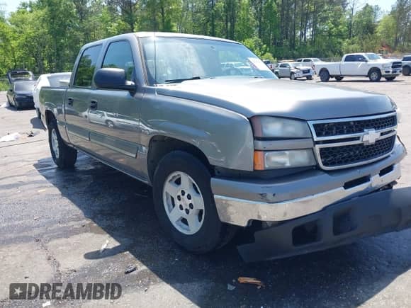 2007 Chevrolet Silverado 1500 LT1 z VIN 2GCEC13Z271162112, wystawiony jako IAAI lot #42003402 z przebiegiem 343 076 mil mil oraz . Historia ofert i sprzedaży dostępna na DreamBid. Obrazek 1.