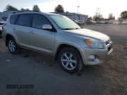 ✅ 2010 Toyota RAV4 Limited • VIN: JTMDK4DVXAD014233 • Лот: 86308735. Опубликован ранее на Copart с пробегом 244 064 миль. Бесплатный доступ к архиву аукционных продаж из США и подробный отчёт об истории автомобиля на DreamBid. Изображение 4.