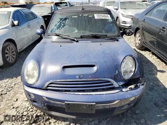 ✅ 2006 MINI Convertible S • VIN: WMWRH33556TK56955 • Lot: 70294844. Wystawiony na Copart z przebiegiem Nie podano. Bezpłatny archiwum sprzedaży aukcyjnych z USA i szczegółowy raport historii pojazdu na DreamBid. Zdjęcie 5.