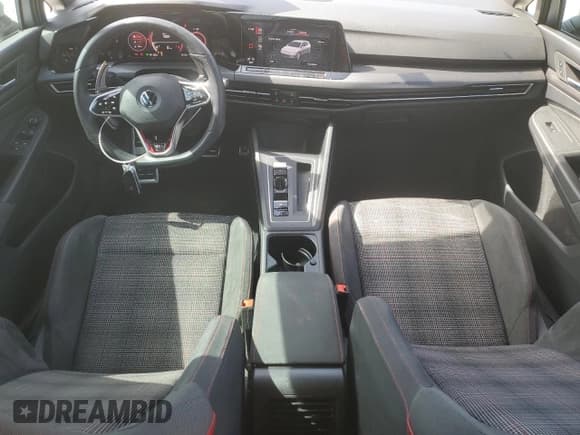 ✅ 2022 Volkswagen Golf GTI SE • VIN: WVWL87CD8NW142954 • Lot: 47243685. Wystawiony na Copart z przebiegiem 25 103 mil. Bezpłatny archiwum sprzedaży aukcyjnych z USA i szczegółowy raport historii pojazdu na DreamBid. Zdjęcie 8.