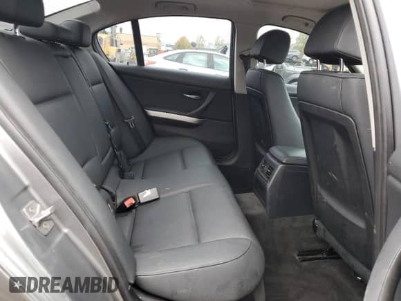 2011 BMW 3 Series z VIN WBAPG7G58BNN18042, wystawiony jako Copart lot #83788495 z przebiegiem 251 963 mil mil oraz Szkoda całkowita • Salvage title. Historia ofert i sprzedaży dostępna na DreamBid. Obrazek 10.