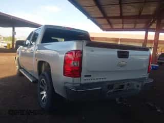 2011 Chevrolet Silverado 1500 LTZ z VIN 3GCPCTE01BG384112, wystawiony jako IAAI lot #43085132 z przebiegiem 200 374 mil mil oraz . Historia ofert i sprzedaży dostępna na DreamBid. Obrazek 3.