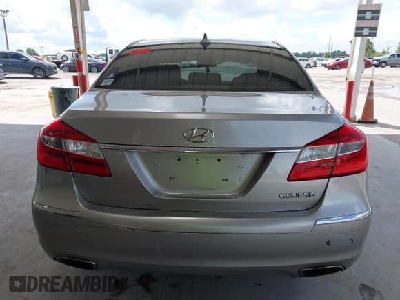 ✅ 2013 Hyundai Genesis 3.8L • VIN: KMHGC4DD9DU222363 • Lot: 43173539. Listed on IAAI with 155,739 mi. Free auction sales archive from the USA and detailed vehicle history report at DreamBid. Image 16.