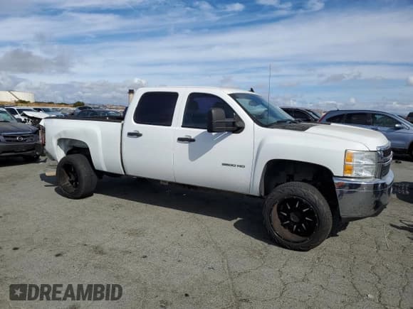 ✅ 2014 Chevrolet Silverado 1500 • VIN: 1GC4CZCG1EF129763 • Lot: 71725385. Wystawiony na Copart z przebiegiem 132 241 mil. Bezpłatny archiwum sprzedaży aukcyjnych z USA i szczegółowy raport historii pojazdu na DreamBid. Zdjęcie 4.