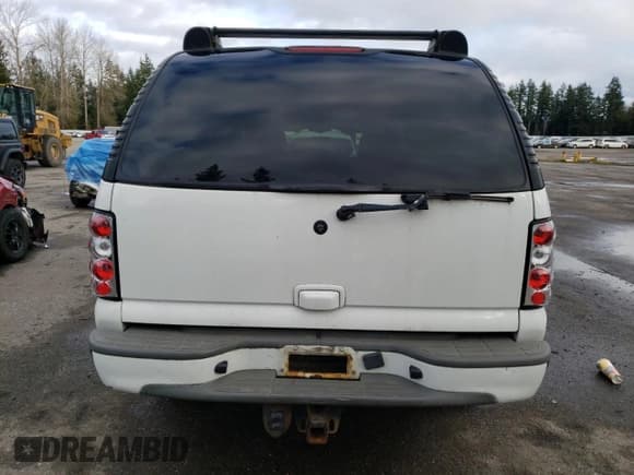 ✅ 2004 Chevrolet Suburban Z71 • VIN: 3GNFK16ZX4G186588 • Лот: 45890635. Опубликован ранее на Copart с пробегом 240 898 миль. Бесплатный доступ к архиву аукционных продаж из США и подробный отчёт об истории автомобиля на DreamBid. Изображение 6.