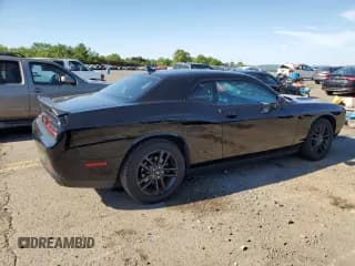 ✅ 2019 Dodge Challenger SXT • VIN: 2C3CDZGG5KH504538 • Lot: 61307164. Wystawiony na Copart z przebiegiem 83 782 mil. Bezpłatny archiwum sprzedaży aukcyjnych z USA i szczegółowy raport historii pojazdu na DreamBid. Zdjęcie 3.