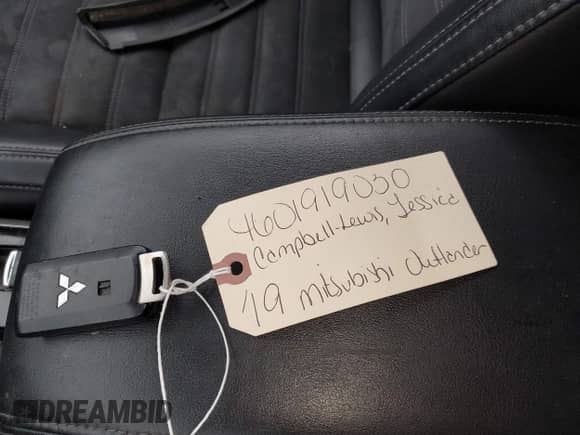 2019 Mitsubishi Outlander SE z VIN JA4AD3A31KZ038526, wystawiony jako IAAI lot #42724186 z przebiegiem 122 247 mil mil oraz . Historia ofert i sprzedaży dostępna na DreamBid. Obrazek 11.