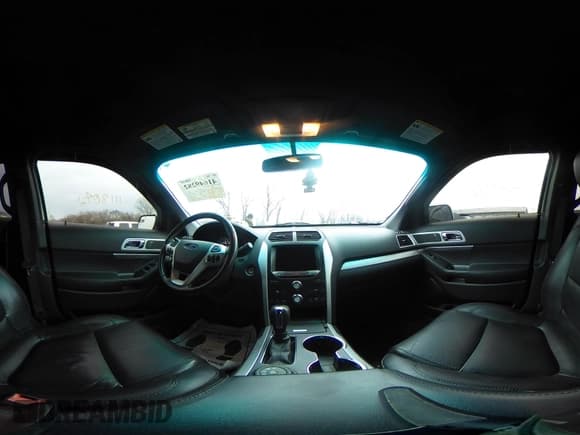 ✅ 2015 Ford Explorer XLT • VIN: 1FM5K8D88FGC61564 • Lot: 41649282. Wystawiony na IAAI z przebiegiem 111 804 mil. Bezpłatny archiwum sprzedaży aukcyjnych z USA i szczegółowy raport historii pojazdu na DreamBid. Zdjęcie 19.