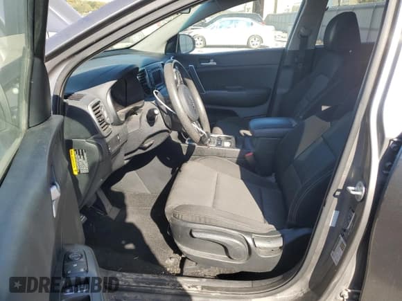 ✅ 2019 Kia Sportage LX • VIN: KNDPM3AC4K7550633 • Лот: 89838075. Опубликован ранее на Copart с пробегом 176 078 миль. Бесплатный доступ к архиву аукционных продаж из США и подробный отчёт об истории автомобиля на DreamBid. Изображение 7.