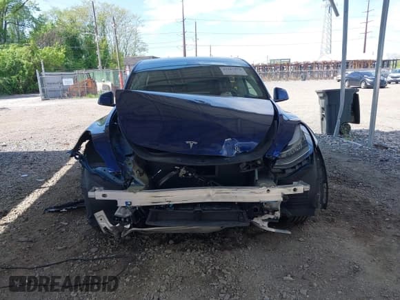 ✅ 2022 Tesla Model Y Long Range • VIN: 7SAYGDEE2NF306932 • Lot: 42167874. Wystawiony na IAAI z przebiegiem 58 478 mil. Bezpłatny archiwum sprzedaży aukcyjnych z USA i szczegółowy raport historii pojazdu na DreamBid. Zdjęcie 12.