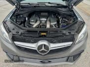 ✅ 2018 Mercedes-Benz GLE 63 S AMG • VIN: 4JGED7FB9JA099811 • Lot: 96269655. Wystawiony na Copart z przebiegiem 84 852 mil. Bezpłatny archiwum sprzedaży aukcyjnych z USA i szczegółowy raport historii pojazdu na DreamBid. Zdjęcie 9.