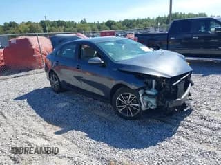 ✅ 2023 Kia Forte LXS • VIN: 3KPF24AD2PE551853 • Lot: 43506429. Wystawiony na IAAI z przebiegiem 55 192 mil. Bezpłatny archiwum sprzedaży aukcyjnych z USA i szczegółowy raport historii pojazdu na DreamBid. Zdjęcie 1.