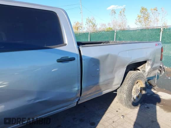 2015 Chevrolet Silverado 2500HD LT с VIN 1GC1KVEG7FF170119, выставлен на аукционе IAAI как лот 43331947 с пробегом 214 573 миль миль и . История ставок и продаж доступна на DreamBid. Изображение 6.