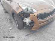 ✅ 2018 Kia Sportage LX • VIN: KNDPM3AC1J7485402 • Lot: 43426449. Wystawiony na IAAI z przebiegiem 137 639 mil. Bezpłatny archiwum sprzedaży aukcyjnych z USA i szczegółowy raport historii pojazdu na DreamBid. Zdjęcie 6.