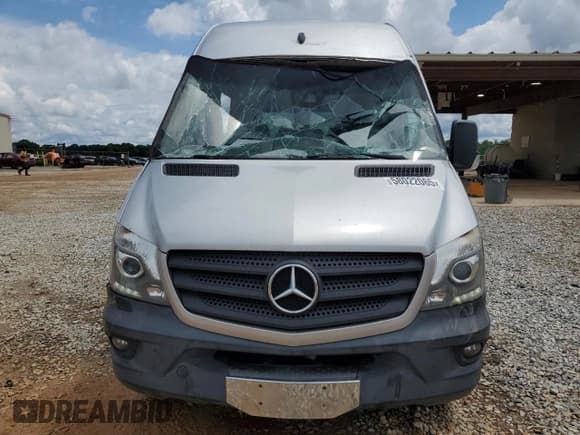 ✅ 2014 Mercedes-Benz Sprinter Passenger • VIN: WDZPE7DC6E5941945 • Lot: 58022065. Wystawiony na Copart z przebiegiem 185 199 mil. Bezpłatny archiwum sprzedaży aukcyjnych z USA i szczegółowy raport historii pojazdu na DreamBid. Zdjęcie 5.