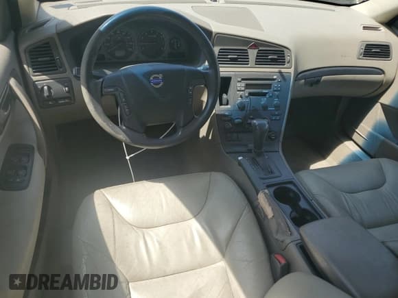 ✅ 2002 Volvo V70 • VIN: YV1SW61R722226447 • Lot: 62111995. Listed on Copart with 170,287 mi. Free auction sales archive from the USA and detailed vehicle history report at DreamBid. Image 8.