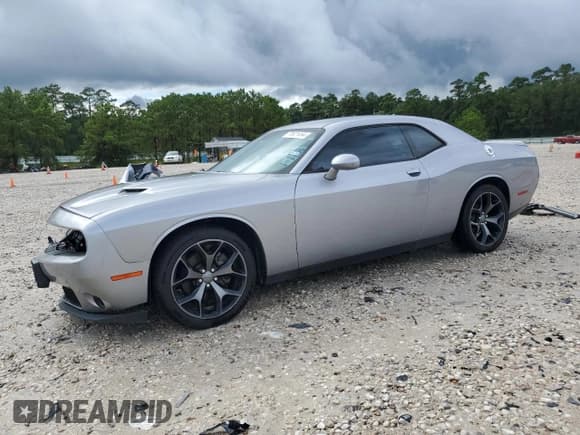 ✅ 2015 Dodge Challenger SXT Plus • VIN: 2C3CDZBG8FH774490 • Lot: 70621494. Wystawiony na Copart z przebiegiem 141 523 mil. Bezpłatny archiwum sprzedaży aukcyjnych z USA i szczegółowy raport historii pojazdu na DreamBid. Zdjęcie 1.