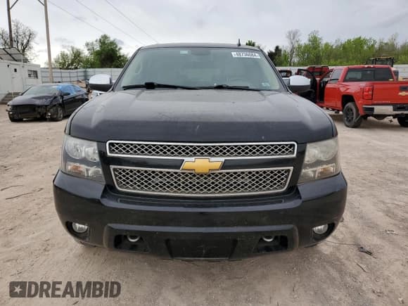 ✅ 2012 Chevrolet Suburban LTZ • VIN: 1GNSKKE71CR180567 • Lot: 48736084. Wystawiony na Copart z przebiegiem 230 534 mil. Bezpłatny archiwum sprzedaży aukcyjnych z USA i szczegółowy raport historii pojazdu na DreamBid. Zdjęcie 5.