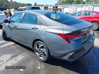 ✅ 2025 Hyundai Elantra SEL Sport • VIN: KMHLM4DG4SU932449 • Лот: 43136852. Опубликован ранее на IAAI с пробегом 6 275 миль. Бесплатный доступ к архиву аукционных продаж из США и подробный отчёт об истории автомобиля на DreamBid. Изображение 3.