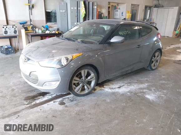 ✅ 2017 Hyundai Veloster • VIN: KMHTC6AD7HU321025 • Lot: 41432334. Wystawiony na IAAI z przebiegiem 88 647 mil. Bezpłatny archiwum sprzedaży aukcyjnych z USA i szczegółowy raport historii pojazdu na DreamBid. Zdjęcie 18.
